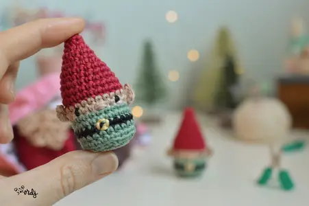 Mini elf amigurumi