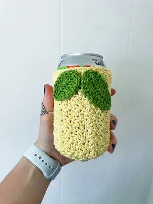 Strawberry Can CoozieCozy: Crochet pattern | Ribblr