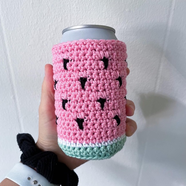 All Star Can Cozy - Free Crochet Can Cozy Pattern