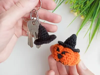 Crochet mini witch hat keychain