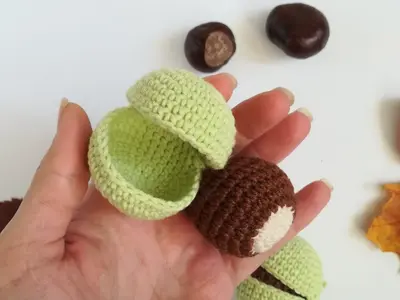 Crochet pattern keychain Chestnut