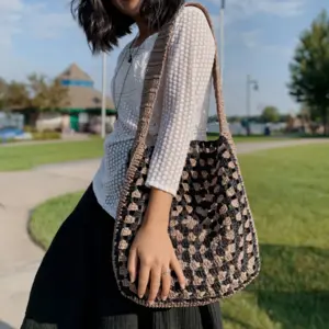 Modern crochet granny square bag