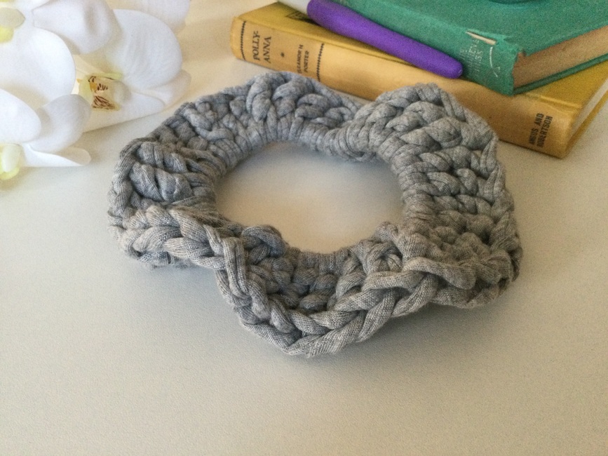 Recycles scrap yarn scrunches — Cult Ties Crochet