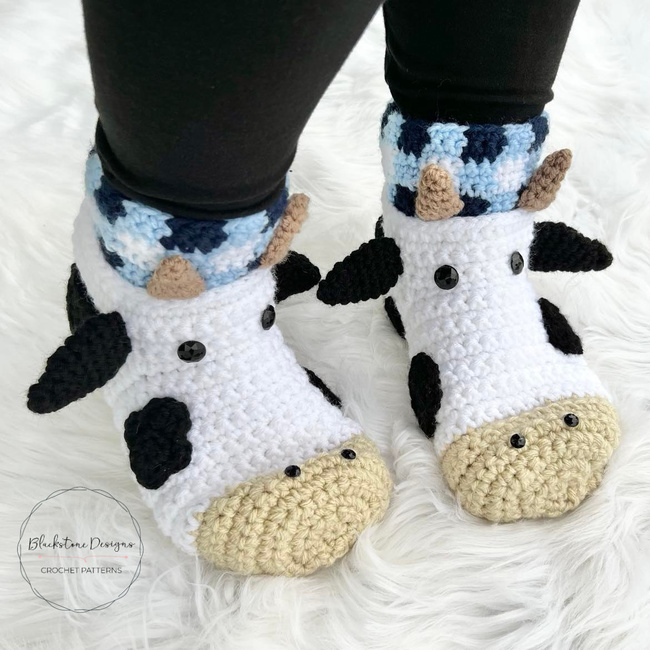 Cow Slippers Crochet pattern | Ribblr