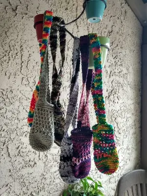 Water Bottle Holder (Free Crochet Pattern)