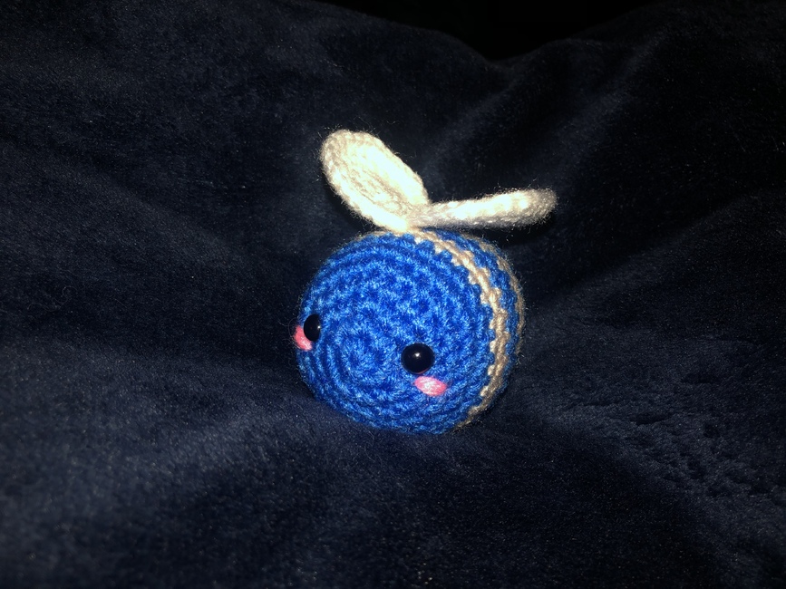 FREE Baby Blueberry cake Bee: Crochet pattern