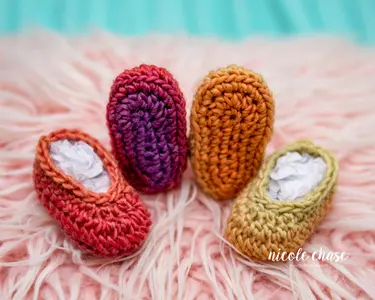 Clara Newborn Booties