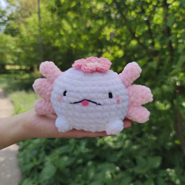 Sakura Axolotl Mochi: Crochet pattern