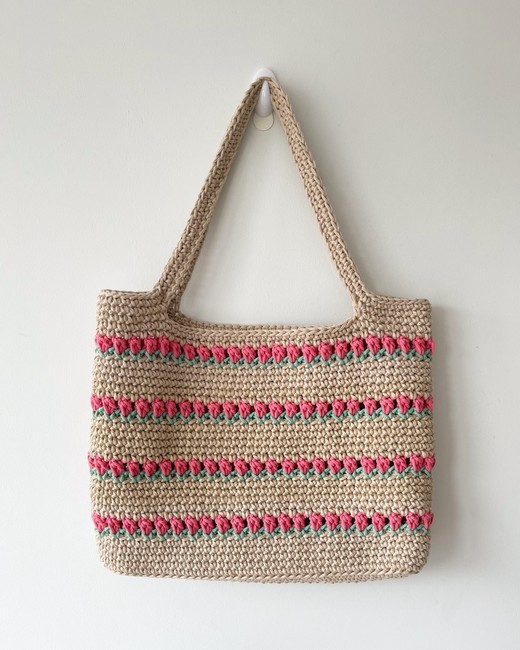 Roses Crochet Tote Bag: Crochet pattern | Ribblr