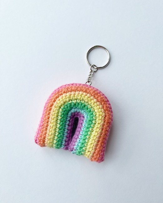 Crochet Tutorial - Rainbow Keychain (subtitles in English and Spanish) 