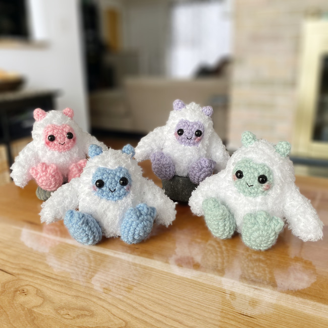 Mini Yeti amigurumi pattern 