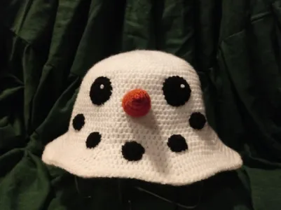 Snowman bucket hat