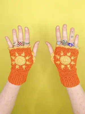 Sun Fingerless Gloves