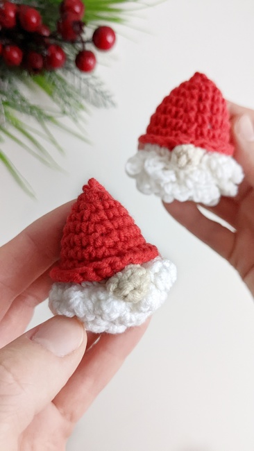 Christmas Gnome Scarf - Sew Crafty Crochet