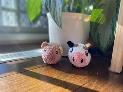 nosew cow and piggy