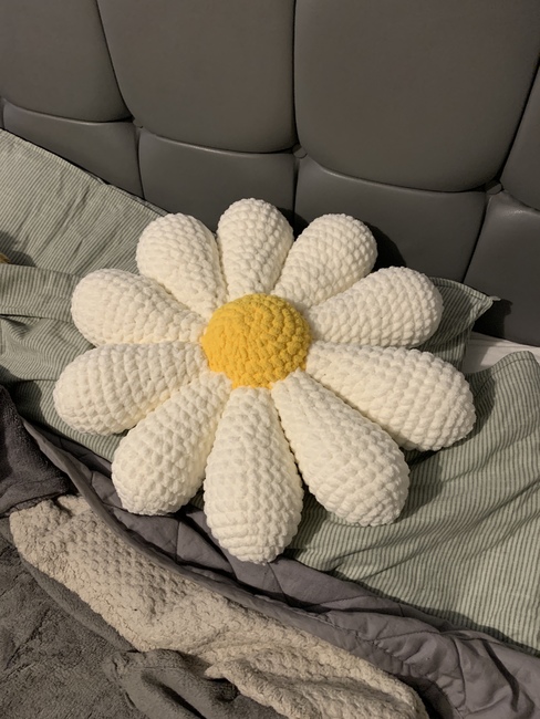 Large Flower Pillow 43cm: Crochet pattern