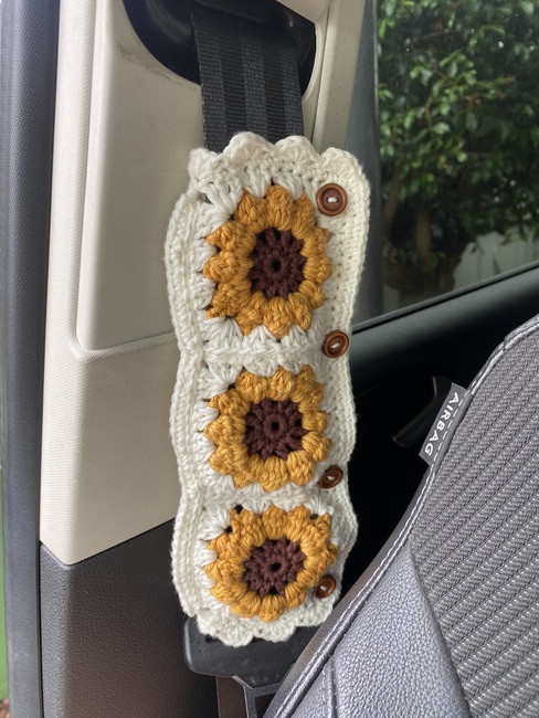 Sunflower seat belt cover: Crochet pattern | Ribblr