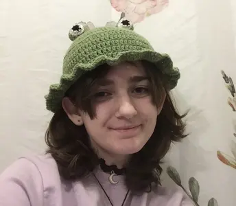 Crochet Froggy Bucket Hat Pattern