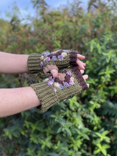 Leaf Crochet Fingerless Gloves Pattern