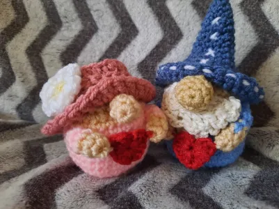 Love is blind - Gnomes in love crochet pattern - not only for Valentine\'s day