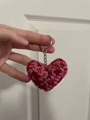 Mini heart keychain crochet pattern