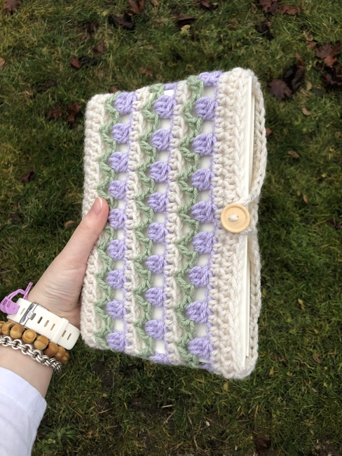 Simple Chunky Book Sleeve Crochet Pattern