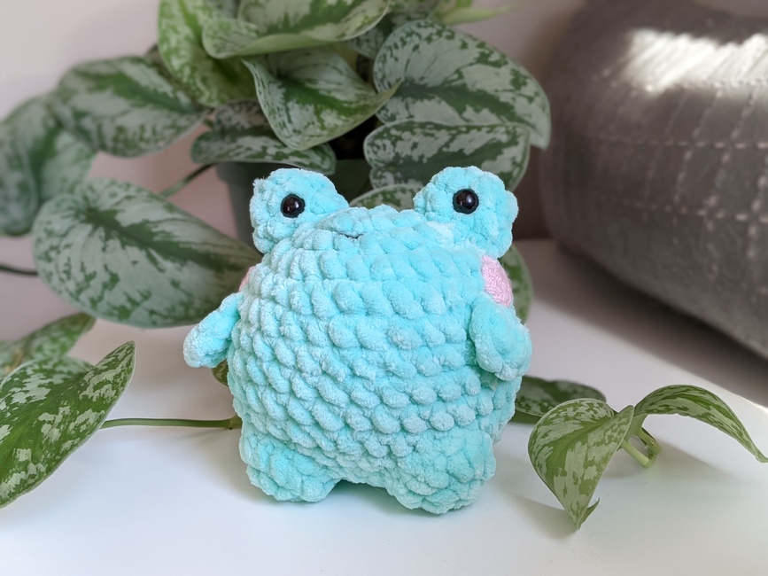 Chonky Frog Crochet Pattern, Low Sew Amigurumi Crochet Pattern