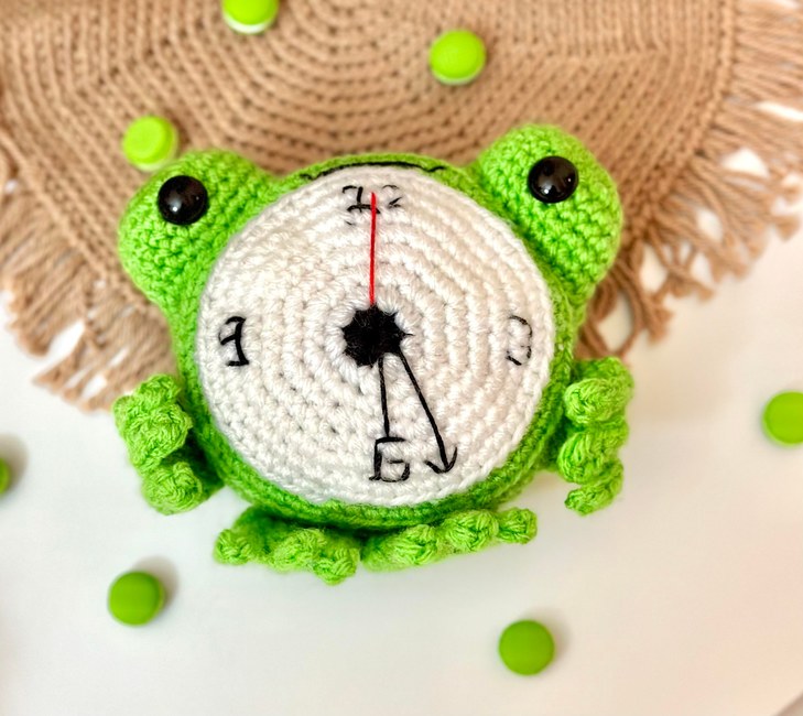 Froggy Alarm Clock Pattern: Crochet pattern | Ribblr