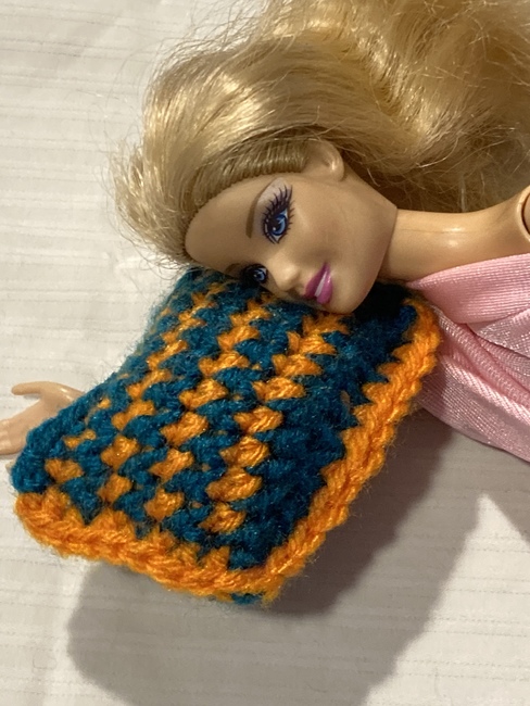 FREE BarbieSmall Doll Striped Pillow: Crochet pattern