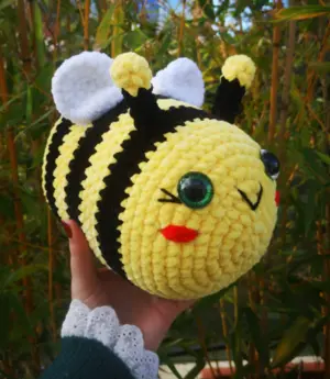 Bee Plushie