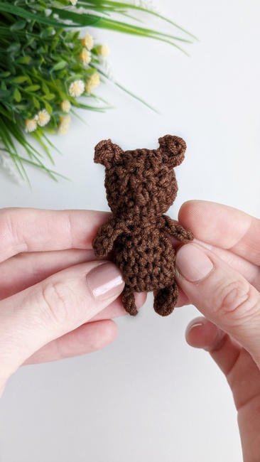 100 Micro Amigurumi: Crochet Patterns and Charts for Tiny Amigurumi