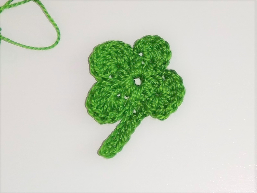 Crochet PATTERN Hanging Car Charm Four Leaf Clover PDF in English by Dutor  