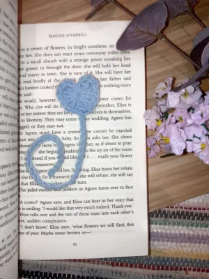 Heart bookmark - free and beginner friendly