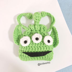 Alien from Toy Story Airpods Drawstring Pouch Pattern