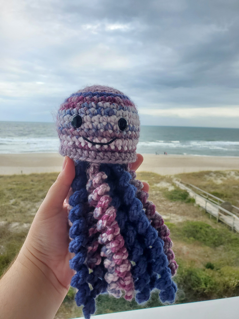 Jenni the Jellyfish: Free Crochet Jellyfish Pattern