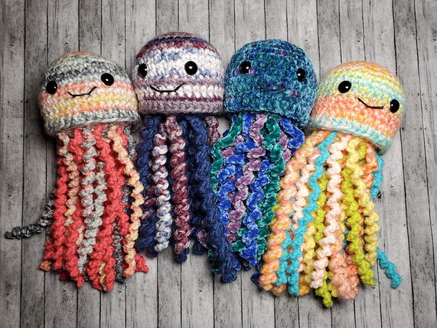 Jenni the Jellyfish: Free Crochet Jellyfish Pattern