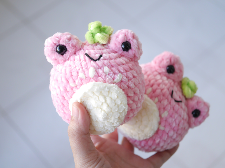 Strawberry Can CoozieCozy: Crochet pattern | Ribblr