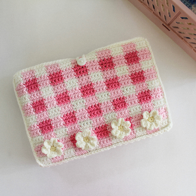 Strawberry miniature book crochet pattern