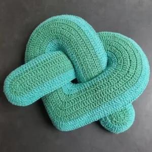Single Knot Pillow