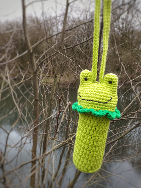 Crochet Frog Water-bottle Holder 