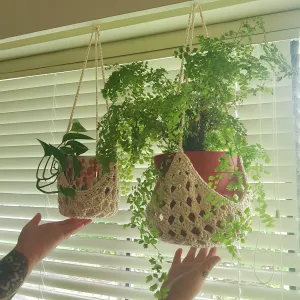 Granny Triangle Plant Hanger