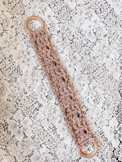 The Boho Towel Holder: Crochet pattern