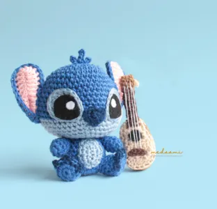 Stitch and Ukulele Amigurumi