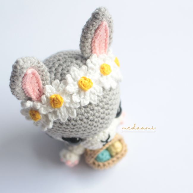 Easter Bunny Amigurumi: Crochet pattern