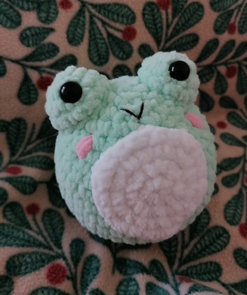 Mini Froggy Plushie: Crochet pattern