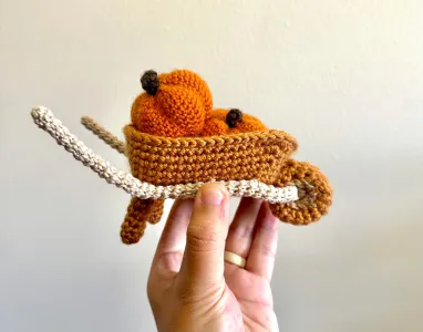 Mini Wheelbarrow and Pumpkin Pattern