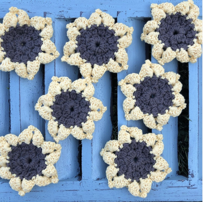 Daisy Crochet Bunting – Free Pattern