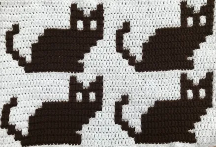 Mosaic Crochet Mini Leaning Cat Pattern