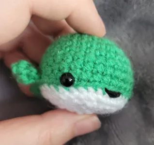 Mini squishy whale