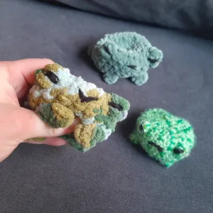 Pebble Frogs & Stimming Stones, a 2-in-1 Fidget Stim Toy Pattern